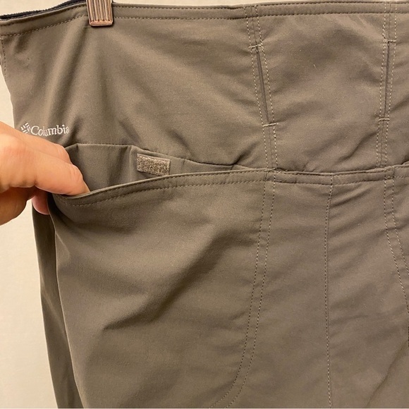 Columbia Sz 16 Convertible Zip Pants Olive Green Stretch Mid Rise Hiking Fishing - Picture 10 of 15